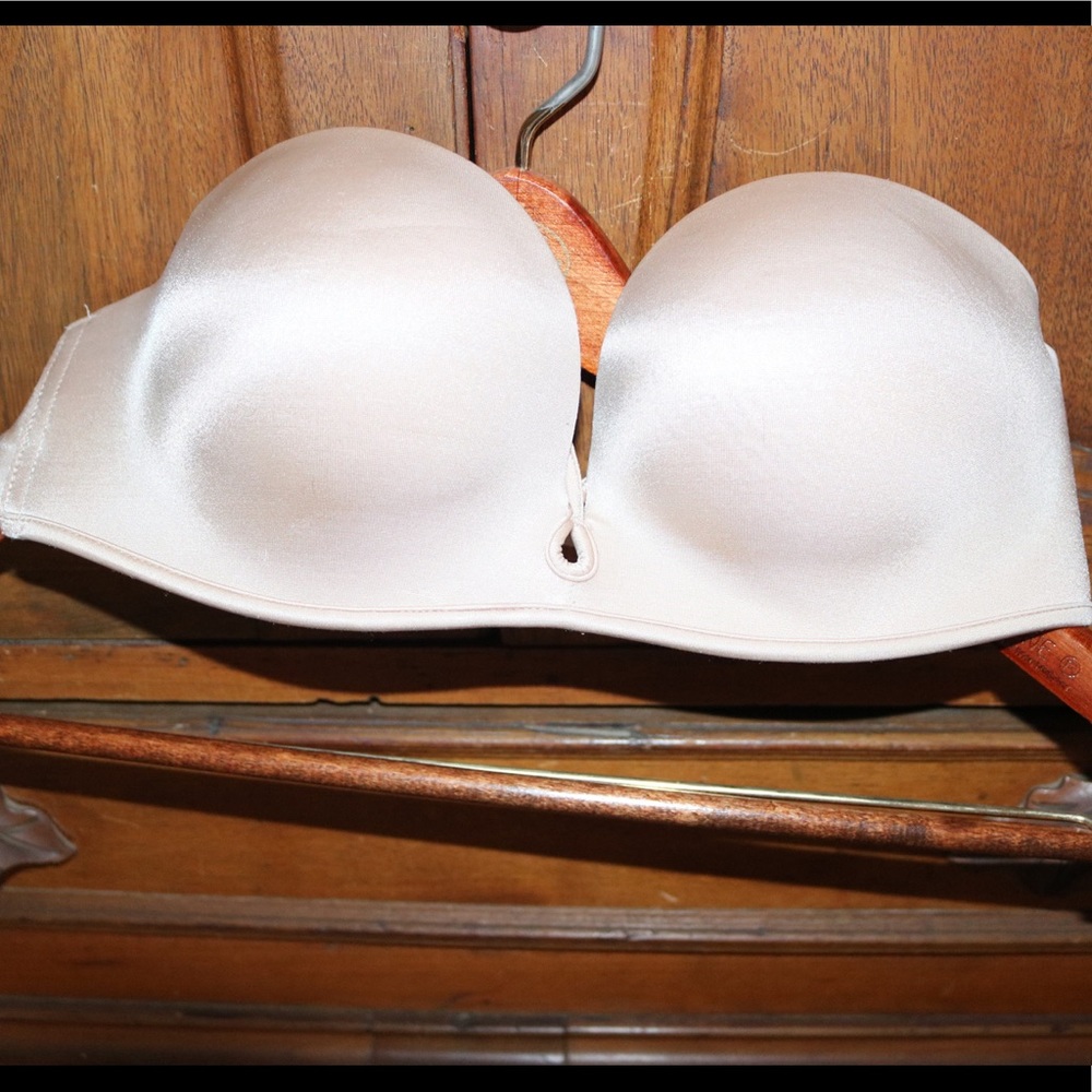 Victoria Secret Bombshell strapless bra